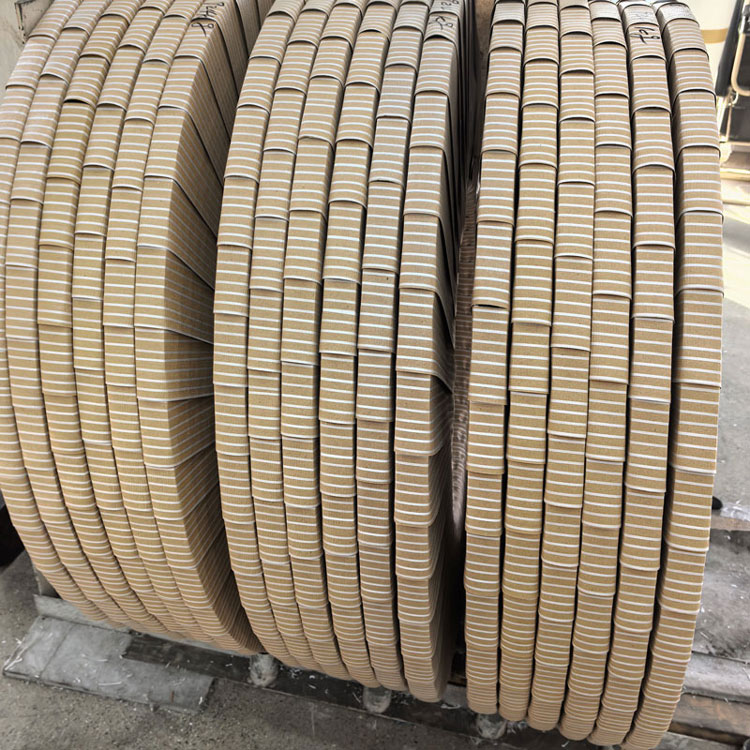 Karastatud roostevabast terasest riba